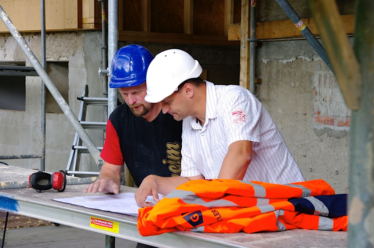 Konzeptfotografie Bauarbeiter